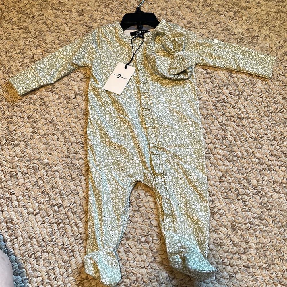 3/6 Month Baby Sleeper with matching headband